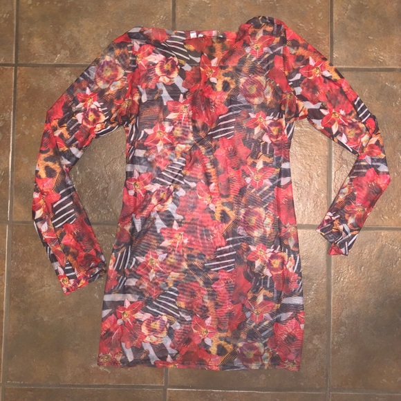 Dress to put over a swimsuit - Picture 2 of 4